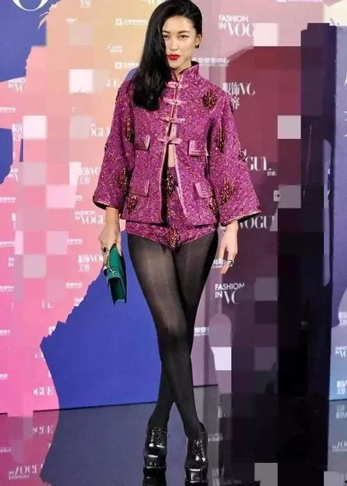 明星穿黑袜子图片,明星们的低调奢华穿搭秘诀