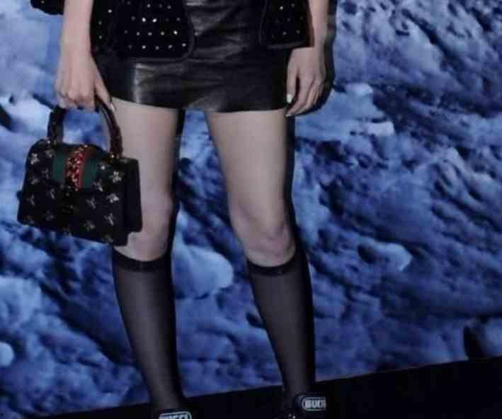 穿着丝袜a片,探寻丝袜与A片的神秘魅力