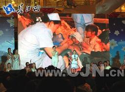 催人泪下的朗诵视频,朗诵视频催泪瞬间